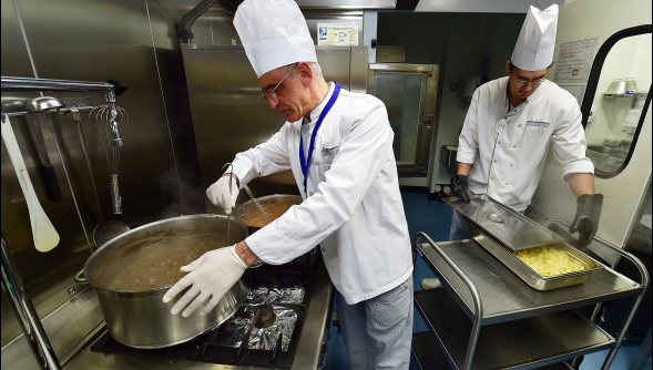 cl_lautreamont_-_les_cuisines_0 cl_lautreamont_-_les_cuisines_0